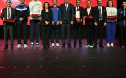 Balıkesir Üniversitesi’ne Türkiye Üniversite Sporları Gecesi’nde Prestijli Ödül