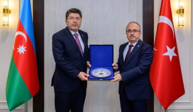 Adalet Bakanı Yılmaz Tunç, Azerbaycan’da Bakü Büyükelçiliği’ni Ziyaret Etti