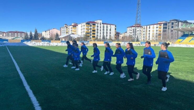 Digor Türk Telekom YİBO Yıldız Kızlar Futbol Takımı Türkiye Yarı Finallerine Yükseldi