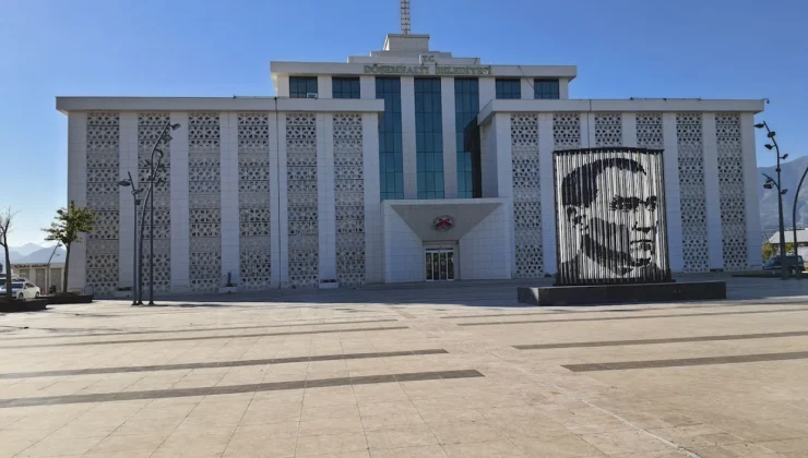 Döşemealtı Belediyesi’nde 125 Milyon TL’lik Yolsuzluk Operasyonu: Eski Başkan Turgay Genç Hakkında Gözaltı Kararı