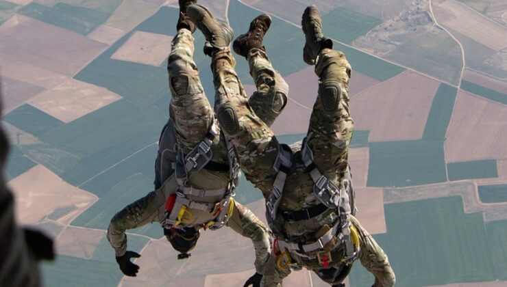 MSB: Konya’da Serbest Paraşüt Atlayışları Başarıyla Tamamlandı