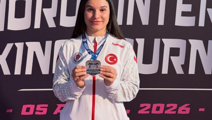 Milli Boksör Erivan Barut, Uluslararası Turnuvada Üçüncü Oldu