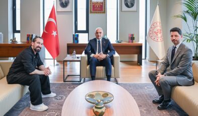 Kültür ve Turizm Bakanı Ersoy, Doğukan Manço ile Barış Manço Müzesi’ni Görüştü