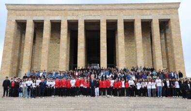 Bakan Bak ve Beraberindeki Heyetten Anıtkabir’e Ziyaret