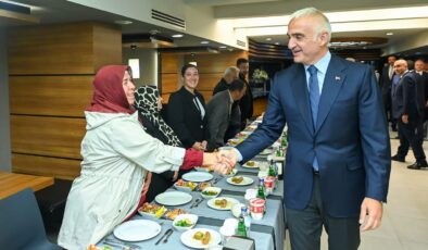 Kültür ve Turizm Bakanı Mehmet Nuri Ersoy Antalya’da AK Parti Teşkilat Mensuplarıyla Bir Araya Geldi