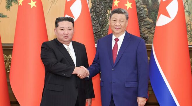 Çin Devlet Başkanı Şi Cinping İle Kuzey Kore Lideri Kim Jong Un Pyongyang’da Bir Araya Geldi